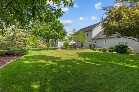 Exterior - 224 E Carrington Ln, Appleton, WI 54913 photo 10 of 13