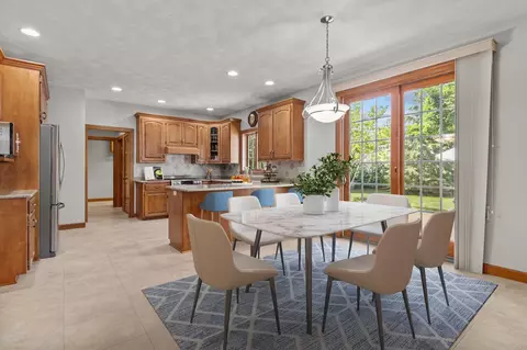 Dining - 224 E Carrington Ln, Appleton, WI 54913 photo 3 of 5