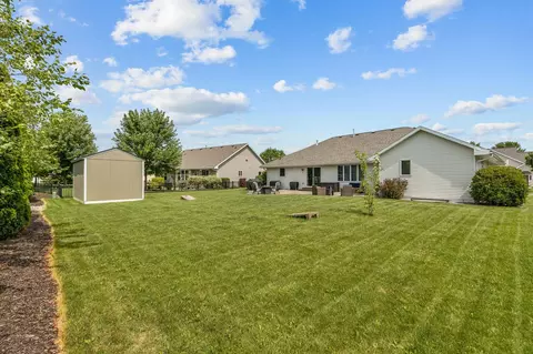 Exterior - 4807 N Fuji Dr, Appleton, WI 54913 photo 4 of 12