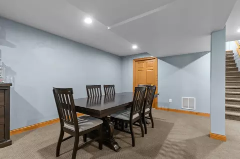 Dining - 4807 N Fuji Dr, Appleton, WI 54913 photo 3 of 4