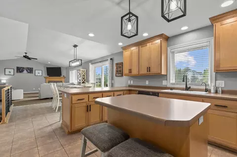 Kitchen - 4807 N Fuji Dr, Appleton, WI 54913 photo 4 of 5