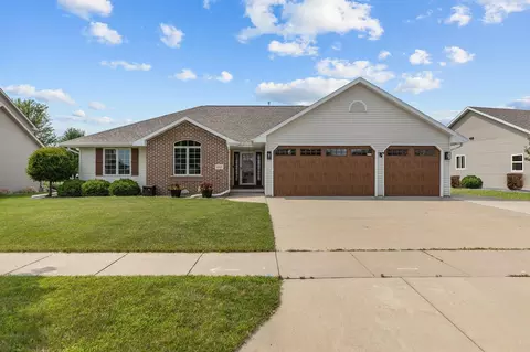 Exterior - 4807 N Fuji Dr, Appleton, WI 54913 photo 9 of 12