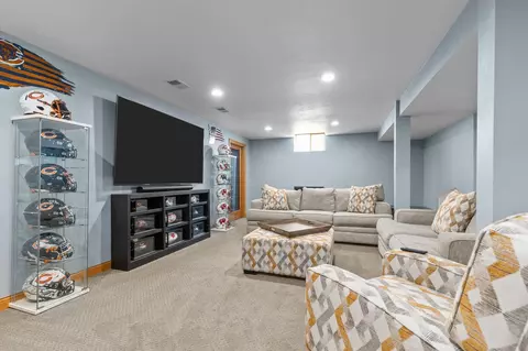 Living - 4807 N Fuji Dr, Appleton, WI 54913 photo 4 of 7