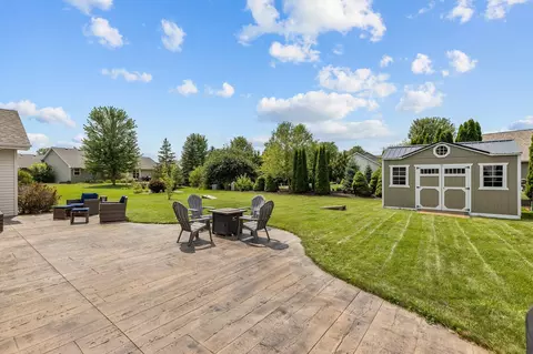 Exterior - 4807 N Fuji Dr, Appleton, WI 54913 photo 5 of 12