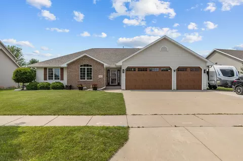 Exterior - 4807 N Fuji Dr, Appleton, WI 54913 photo 8 of 12