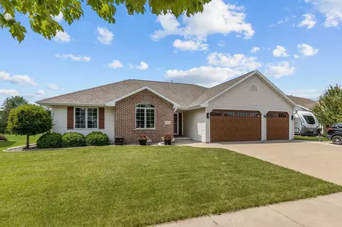 Exterior - 4807 N Fuji Dr, Appleton, WI 54913 photo 10 of 12