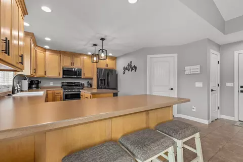 Kitchen - 4807 N Fuji Dr, Appleton, WI 54913 photo 5 of 5