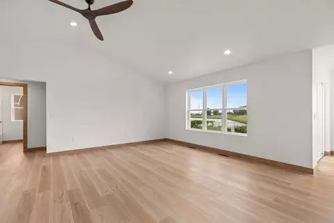 Living - 1232 S Kensington Dr, Appleton, WI 54915 photo 3 of 5
