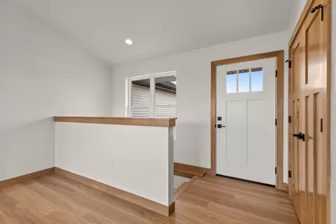 Entry Way - 1232 S Kensington Dr, Appleton, WI 54915 photo 1 of 5