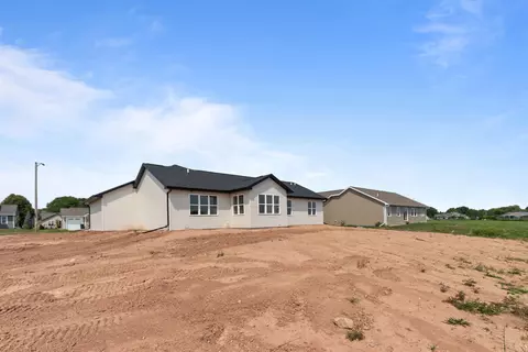 Exterior - 1232 S Kensington Dr, Appleton, WI 54915 photo 6 of 7