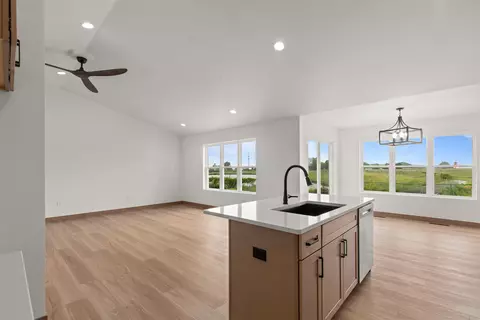 Living - 1232 S Kensington Dr, Appleton, WI 54915 photo 5 of 5