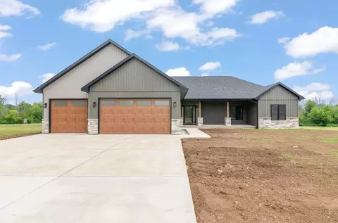583 Willow Dr, Mishicot, WI 54228