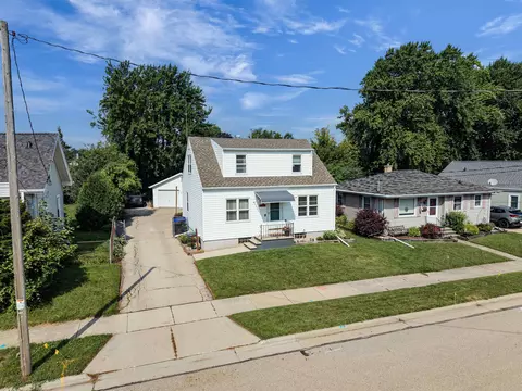 164 Plummer Ave, Neenah, WI 54956