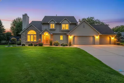 856 Atlantis Ct, Green Bay, WI 54313