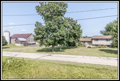 n3212 Bean City Road, New London, WI 54961