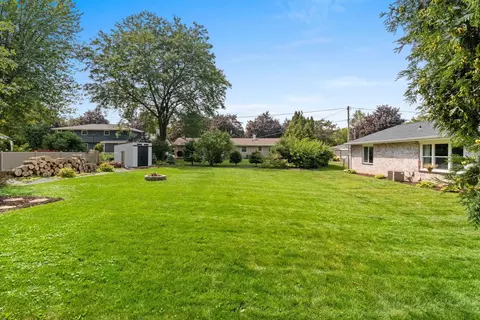 Exterior - 1221 E Hanson Dr, Appleton, WI 54915 photo 9 of 18