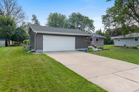 Exterior - 1221 E Hanson Dr, Appleton, WI 54915 photo 16 of 18
