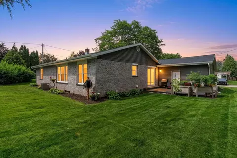 Exterior - 1221 E Hanson Dr, Appleton, WI 54915 photo 18 of 18