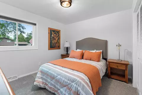 Bedroom - 1221 E Hanson Dr, Appleton, WI 54915 photo 5 of 6