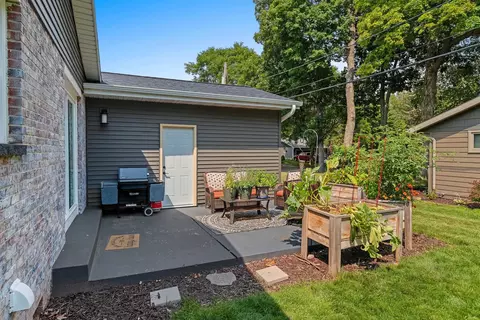 Exterior - 1221 E Hanson Dr, Appleton, WI 54915 photo 7 of 18