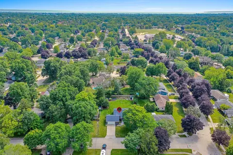 View/Area - 1221 E Hanson Dr, Appleton, WI 54915 photo 5 of 9