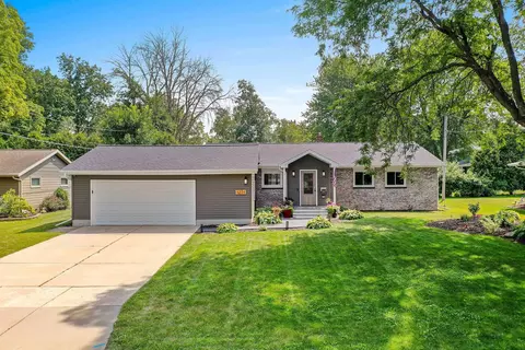 Exterior - 1221 E Hanson Dr, Appleton, WI 54915 photo 6 of 18