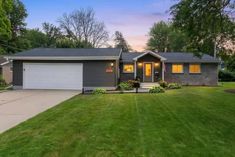Exterior - 1221 E Hanson Dr, Appleton, WI 54915 photo 1 of 18
