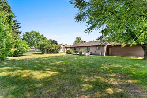 Exterior - 4718 W Periwinkle Ct, Appleton, WI 54914 photo 8 of 12