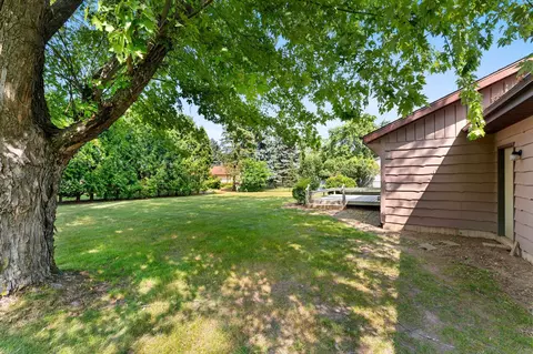 Exterior - 4718 W Periwinkle Ct, Appleton, WI 54914 photo 7 of 12