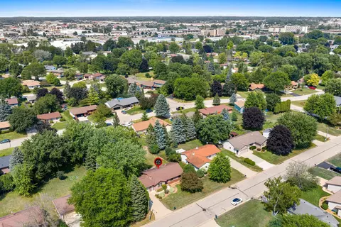 View/Area - 4718 W Periwinkle Ct, Appleton, WI 54914 photo 4 of 8