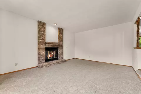 Living - 4718 W Periwinkle Ct, Appleton, WI 54914 photo 4 of 4