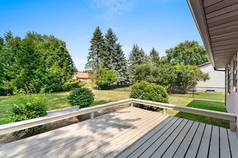 Exterior - 4718 W Periwinkle Ct, Appleton, WI 54914 photo 5 of 12