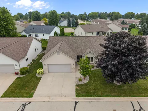 View/Area - 44 Penbrook Cir, Appleton, WI 54913 photo 2 of 5