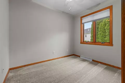 Bedroom - 44 Penbrook Cir, Appleton, WI 54913 photo 1 of 7