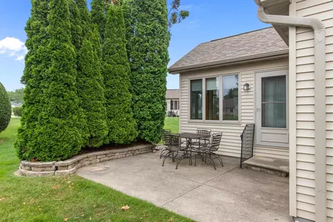 Exterior - 44 Penbrook Cir, Appleton, WI 54913 photo 3 of 4