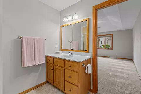 Bath - 44 Penbrook Cir, Appleton, WI 54913 photo 3 of 3