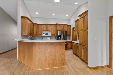 Kitchen - 44 Penbrook Cir, Appleton, WI 54913 photo 1 of 5