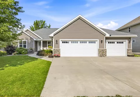 848 Lotus Trl, Menasha, WI 54952
