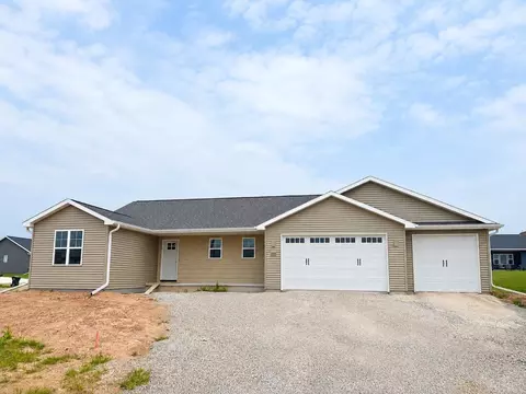 2091 Red Fox Ln, Kaukauna, WI 54130