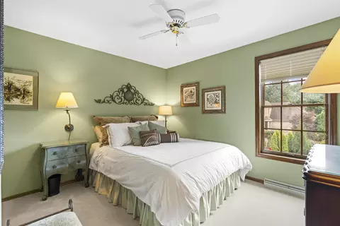 Bedroom - 609 Scarlet Oak Ct, Appleton, WI 54915 photo 4 of 9