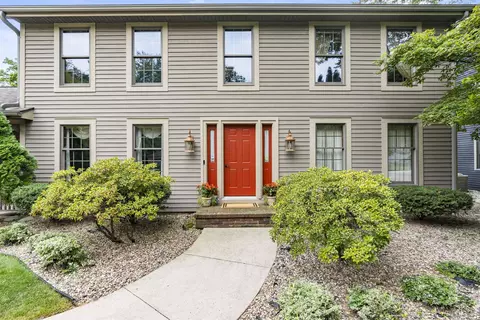 Exterior - 609 Scarlet Oak Ct, Appleton, WI 54915 photo 4 of 12