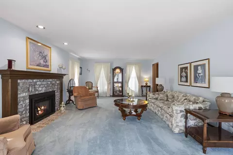Living - 609 Scarlet Oak Ct, Appleton, WI 54915 photo 1 of 6