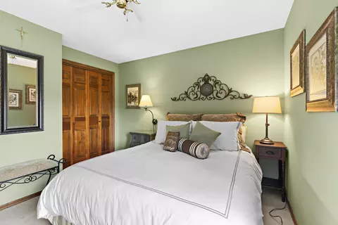 Bedroom - 609 Scarlet Oak Ct, Appleton, WI 54915 photo 5 of 9