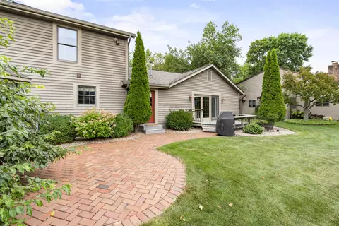 Exterior - 609 Scarlet Oak Ct, Appleton, WI 54915 photo 7 of 12
