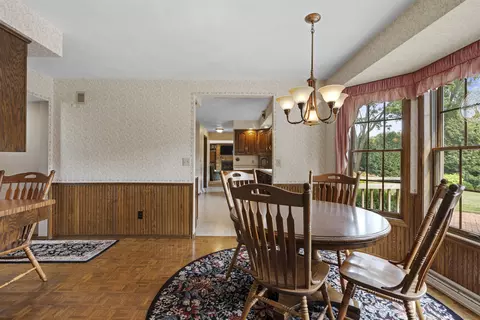 Dining - 609 Scarlet Oak Ct, Appleton, WI 54915 photo 1 of 4