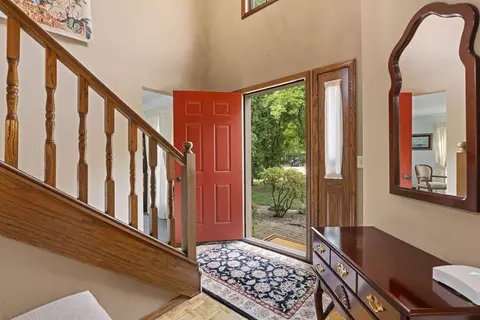 Entry Way - 609 Scarlet Oak Ct, Appleton, WI 54915 photo 1 of 5
