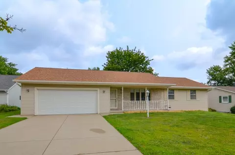 1518 Commanche Dr, Green Bay, WI 54313