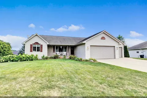 1416 Wilbert Hill Ct, Howard, WI 54313