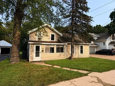 116 N Harrison St, Waupaca, WI 54981