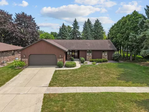 406 Silver Spring Dr, Green Bay, WI 54303